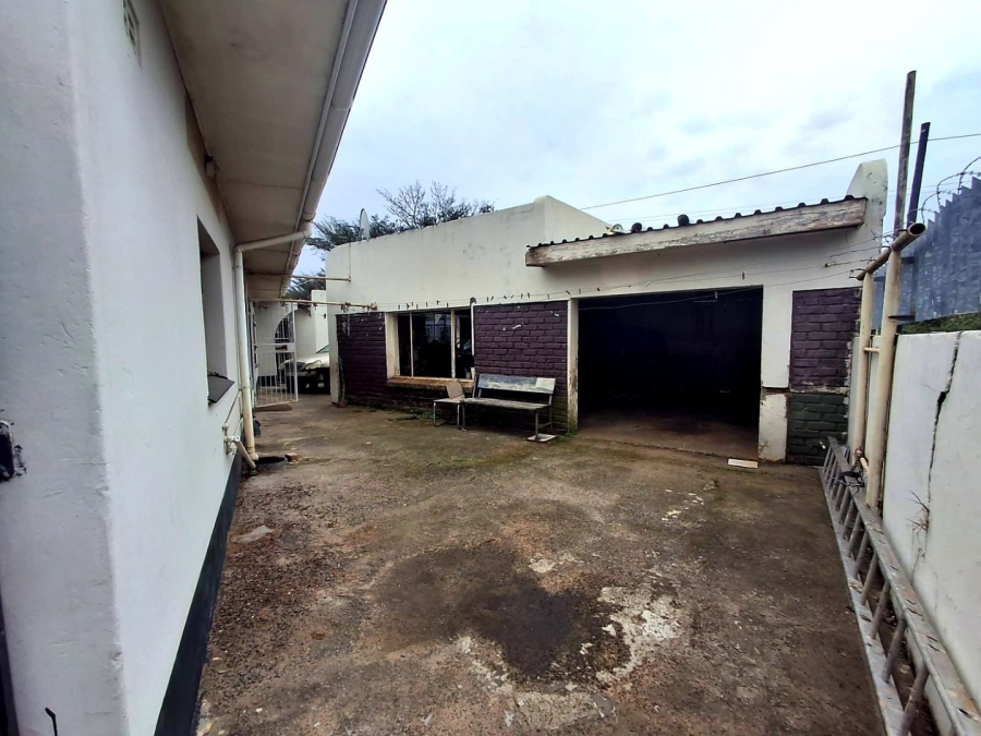 5 Bedroom Property for Sale in Mdantsane Eastern Cape